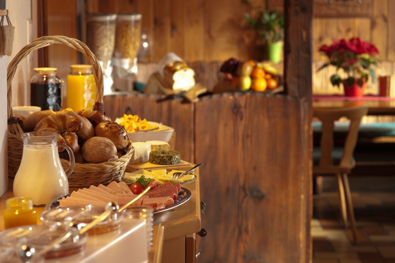 boulangerie-VERIGNON-min_breakfast_buffet_food_restaurant_meal_hotel_plate_fresh-718745